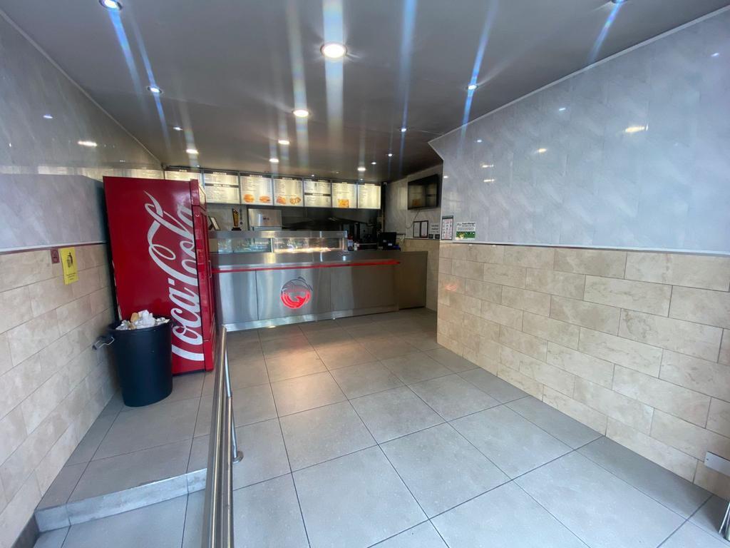240 South Ealing Rd, Londres à vendre Photo de l’immeuble– Image 1 sur 13