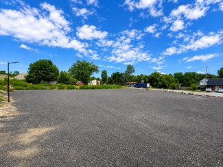 Plus de détails pour 685 Quaker Hwy, Uxbridge, MA - Terrain à vendre