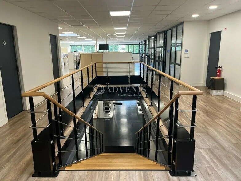 Local d’activités dans Tours à louer - Photo intérieure – Image 2 sur 11