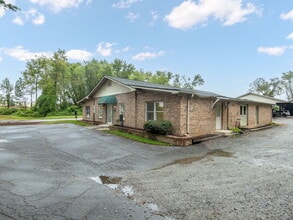 732 Jonesborough St, Hendersonville, NC à vendre Photo de l’immeuble– Image 1 sur 14