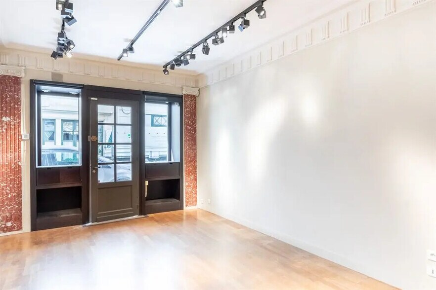 Local commercial dans Paris à louer - Photo intérieure – Image 2 sur 4