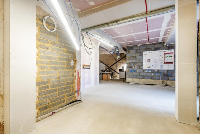 56 Chatfield Rd, Londres, LND SW11 3UL - Lot 1 - - Photo intérieure - Image 1 of 2