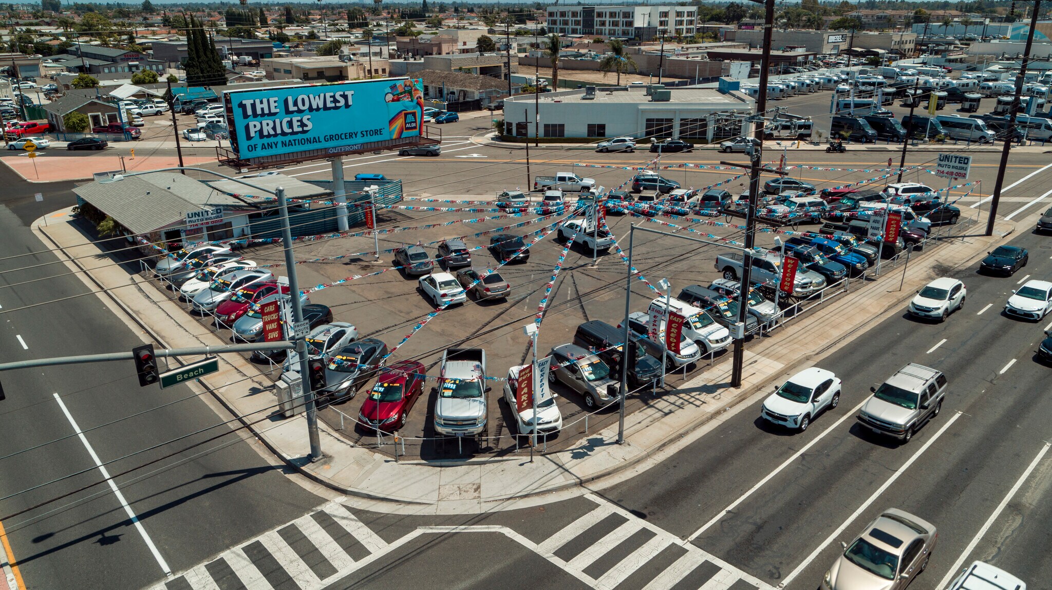 15022 Beach Blvd, Midway City, CA à louer Photo principale– Image 1 sur 8