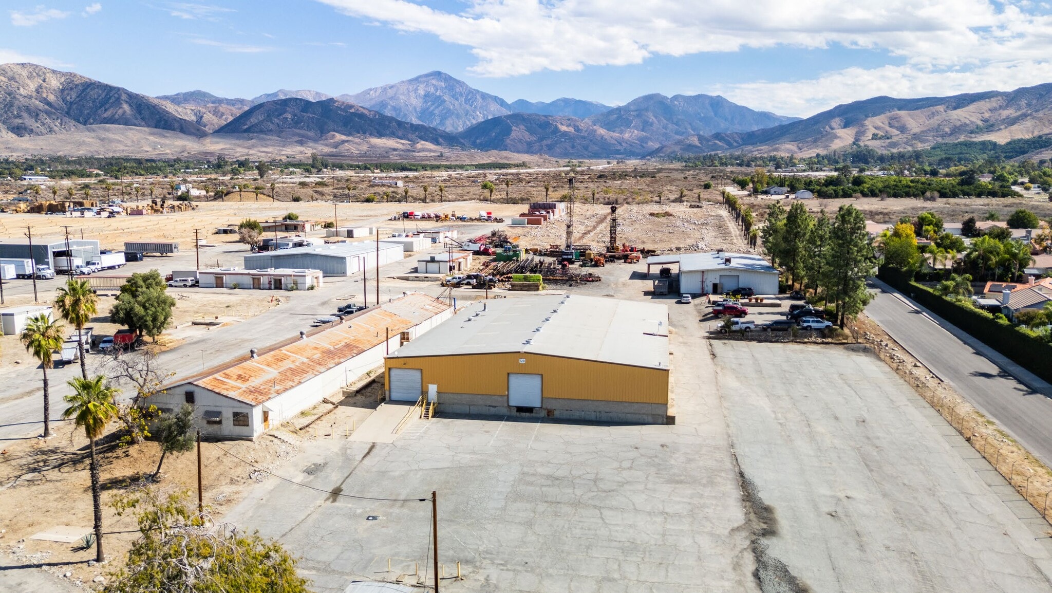 1500 Crafton Ave, Mentone, CA à vendre Photo de l’immeuble– Image 1 sur 10