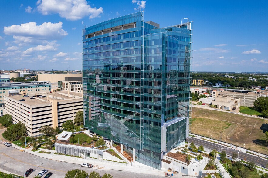 1300 Red River St, Austin, TX à louer - Photo de l’immeuble – Image 2 sur 8