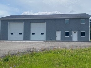 2125 Richardson Hwy, North Pole, AK à louer Photo de l’immeuble– Image 1 sur 13
