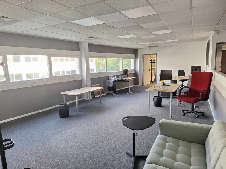 Bureau dans Lormont à louer - Photo intérieure – Image 2 sur 11
