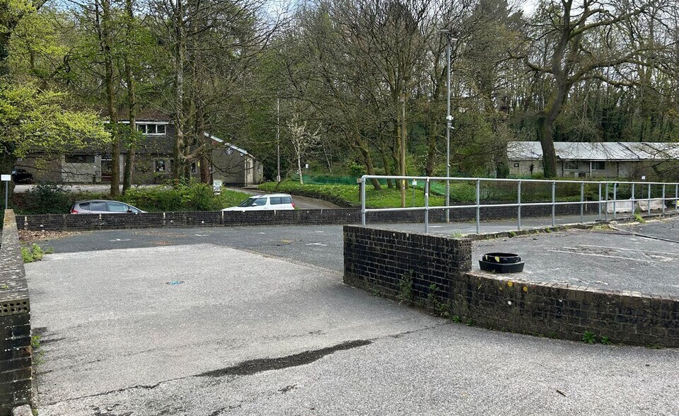 324 Outland Rd, Plymouth à louer - Photo de l’immeuble – Image 3 sur 6