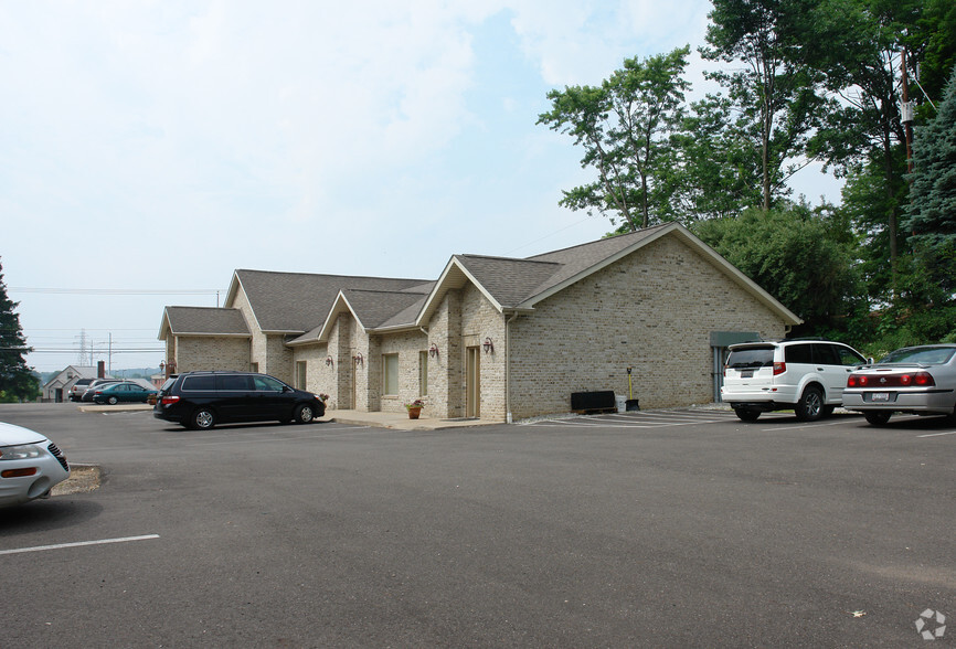 4503 Fulton Dr NW, Canton, OH à louer - Photo principale – Image 2 sur 3