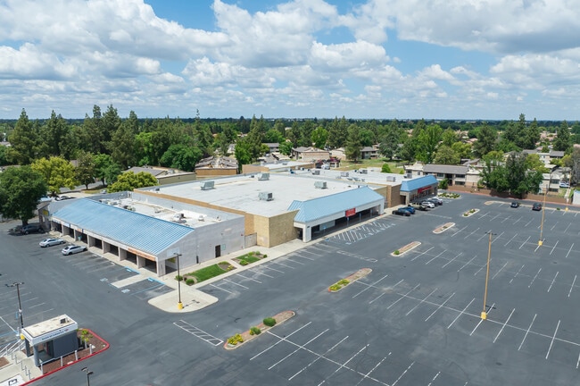 Plus de détails pour 8001 West Ln, Stockton, CA - Local commercial à vendre