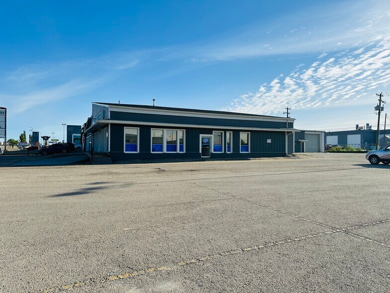 12615 100 St, Grande Prairie, AB à louer - Photo de l’immeuble – Image 3 sur 10