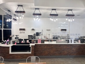 1111 W University Ave, Gainesville, FL à louer Photo intérieure– Image 2 sur 4