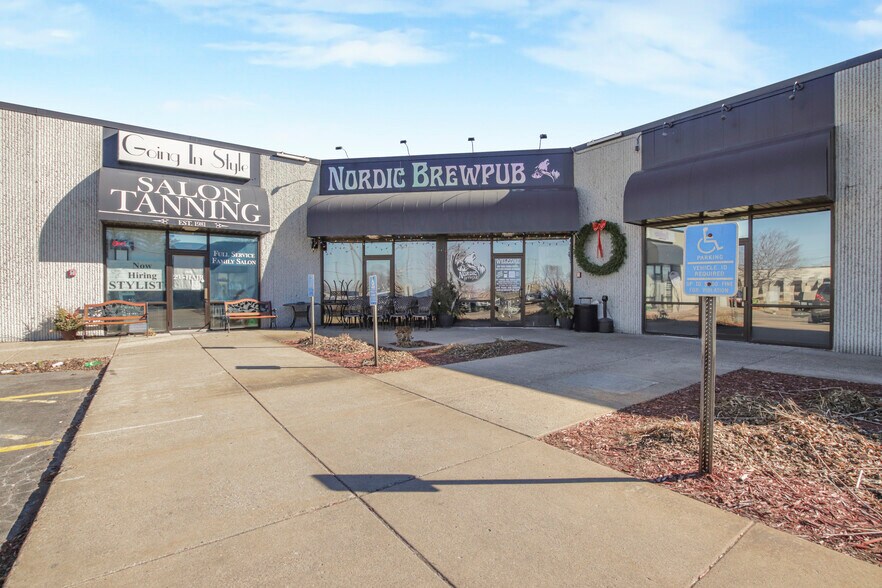 500-560 Cedar St, Monticello, MN à louer - Photo de l’immeuble – Image 1 sur 40