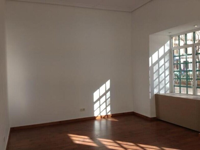 Plaza del Dos de Mayo, 5, Madrid, Madrid à louer - Photo de l’immeuble – Image 3 sur 5