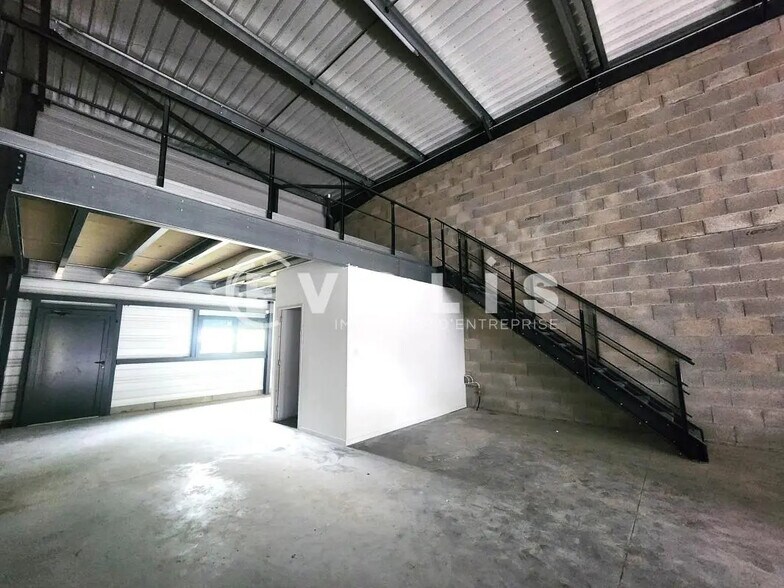 31 Rue Du Claret, Charvieu-Chavagneux à louer - Photo de l’immeuble – Image 3 sur 15