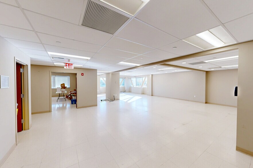 10520 Rockaway Beach Blvd, Rockaway Park, NY à louer - Numérisation 3D Matterport – Image 2 sur 6