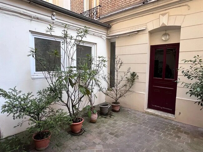 Plus de détails pour Local commercial à vendre
