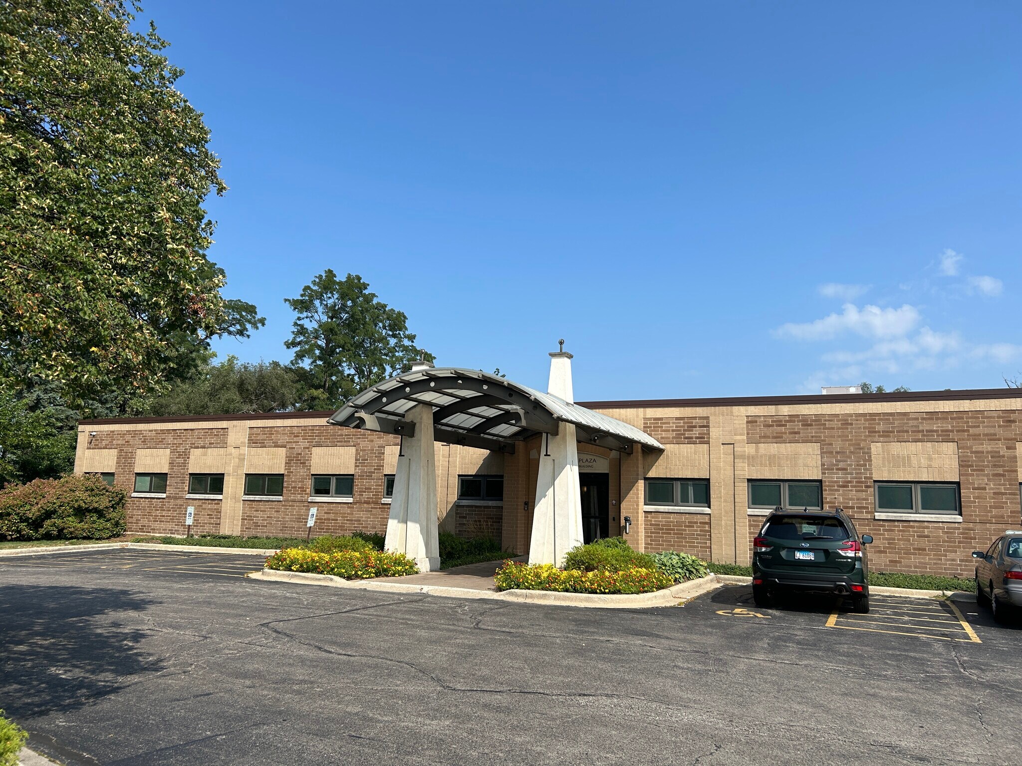 3800 Highland Ave, Downers Grove, IL à vendre Photo principale– Image 1 sur 12