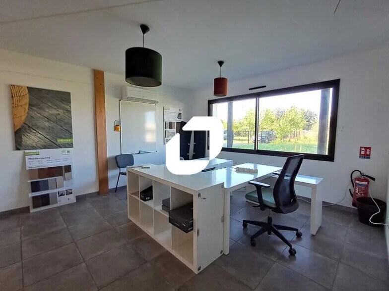 Bureau dans Tresses à louer - Photo de l’immeuble – Image 3 sur 19