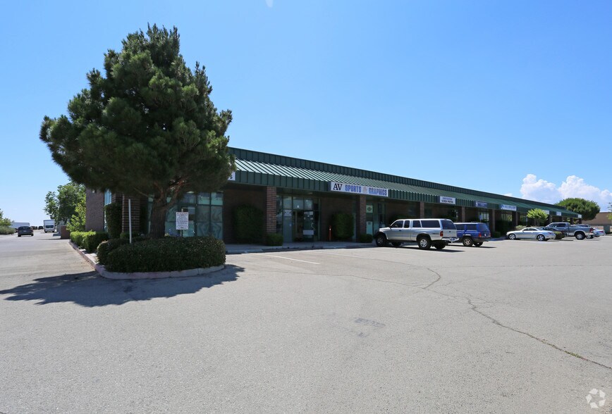 42402-42442 10th St W, Lancaster, CA à louer - Photo principale – Image 2 sur 3
