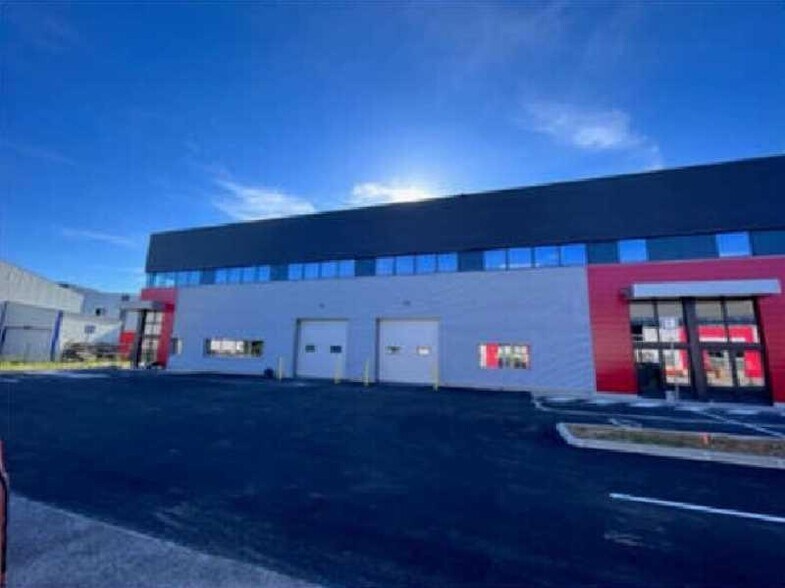Local d’activités dans Dagneux à louer - Photo de l’immeuble – Image 1 sur 4