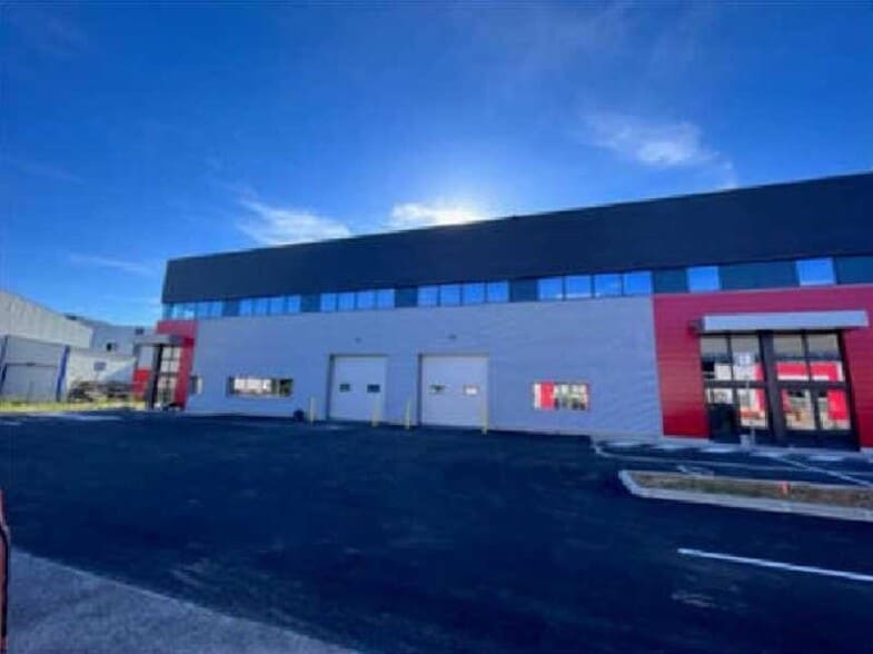 Local d’activités dans Dagneux à louer - Photo de l’immeuble – Image 2 sur 5