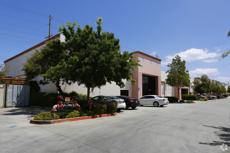18501 Collier Ave, Lake Elsinore, CA à louer - Photo de l’immeuble – Image 2 sur 2