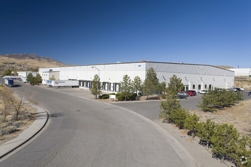 365 Parr Cir, Reno, NV à louer - Photo de l’immeuble – Image 3 sur 4