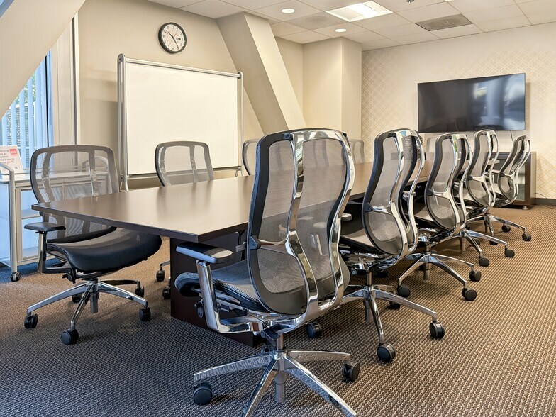 2121 N California Blvd, Walnut Creek, CA à louer - Photo intérieure – Image 3 sur 20