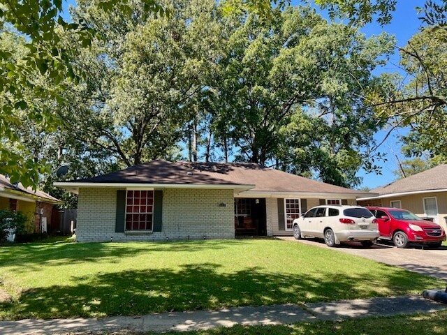 5151 Bangor Dr, Baton Rouge, LA à vendre - Photo principale – Image 1 sur 1