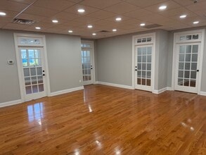 1 Harding Rd, Red Bank, NJ à louer Photo intérieure– Image 1 sur 9