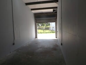 4477-4481 122nd Ave N, Clearwater, FL à louer Photo intérieure– Image 1 sur 5