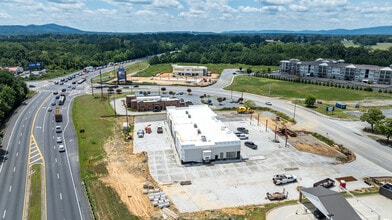 672 Braves Blvd NE, Rome, GA à louer Photo de l’immeuble– Image 2 sur 6