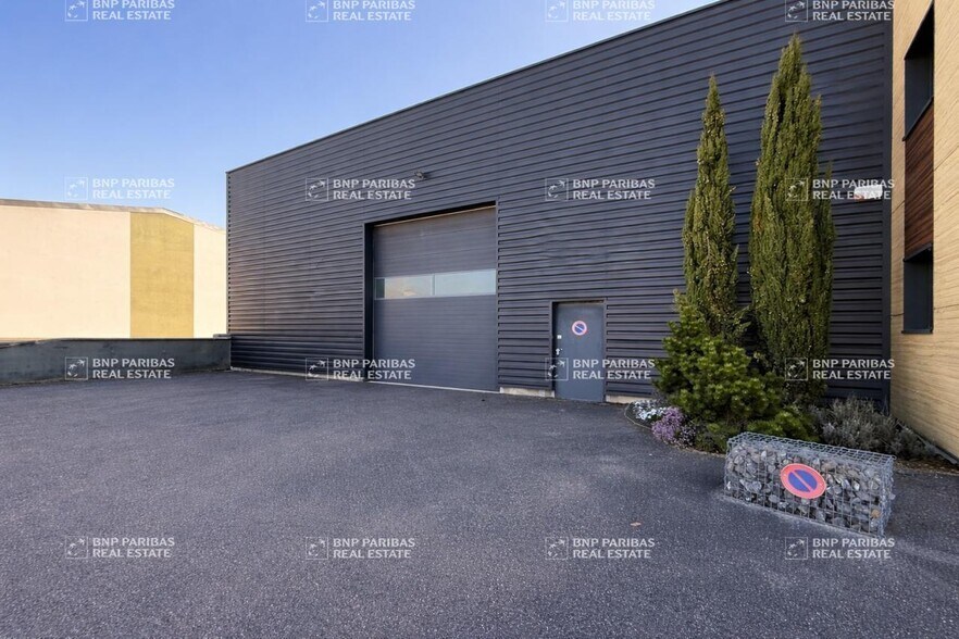 Local d'activités dans Marange-Silvange à vendre - Photo de l’immeuble – Image 2 sur 15