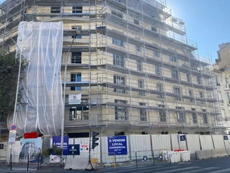 Local commercial dans Courbevoie à vendre - Photo de l’immeuble – Image 1 sur 6