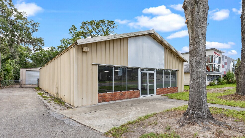 4322 NW 13th St, Gainesville, FL à louer - Photo de l’immeuble – Image 1 sur 7