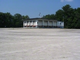 Plus de détails pour 105 Paula Dr, Fremont, OH - Industriel/Logistique à vendre