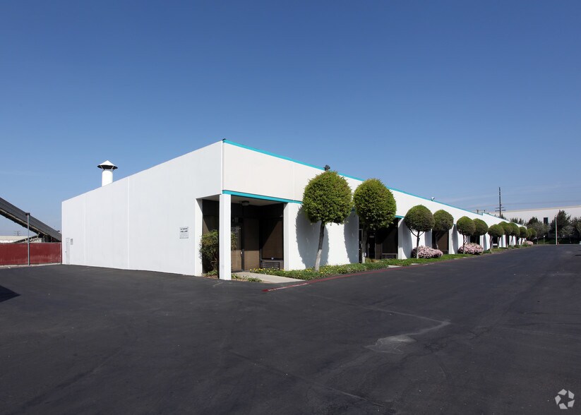 13965 Stage Rd, Santa Fe Springs, CA à louer - Photo de l’immeuble – Image 3 sur 5