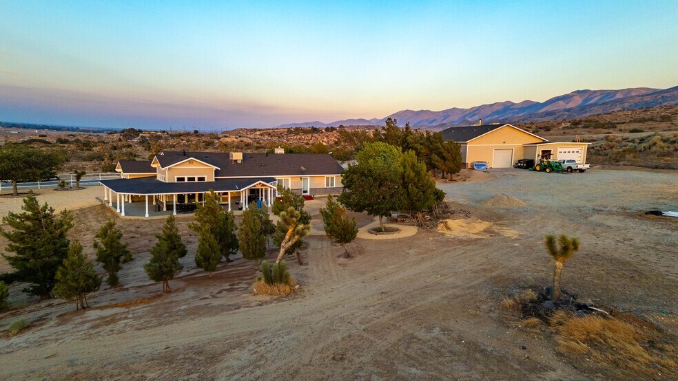 35655 52nd St E, Palmdale, CA à vendre - Photo de l’immeuble – Image 2 sur 26