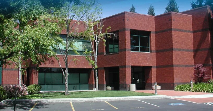 404 Saratoga Ave, Santa Clara, CA à louer Photo de l’immeuble– Image 1 sur 9