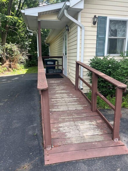 390 W Morris St, Bath, NY à vendre - Photo de l’immeuble – Image 2 sur 7