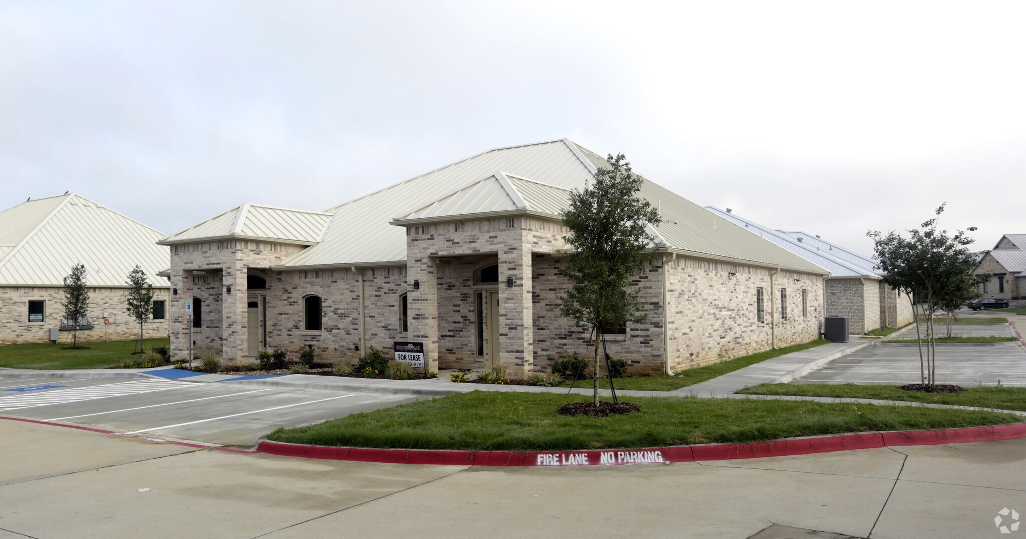 6144 Precinct Line Rd, Hurst, TX à louer Photo principale– Image 1 sur 8