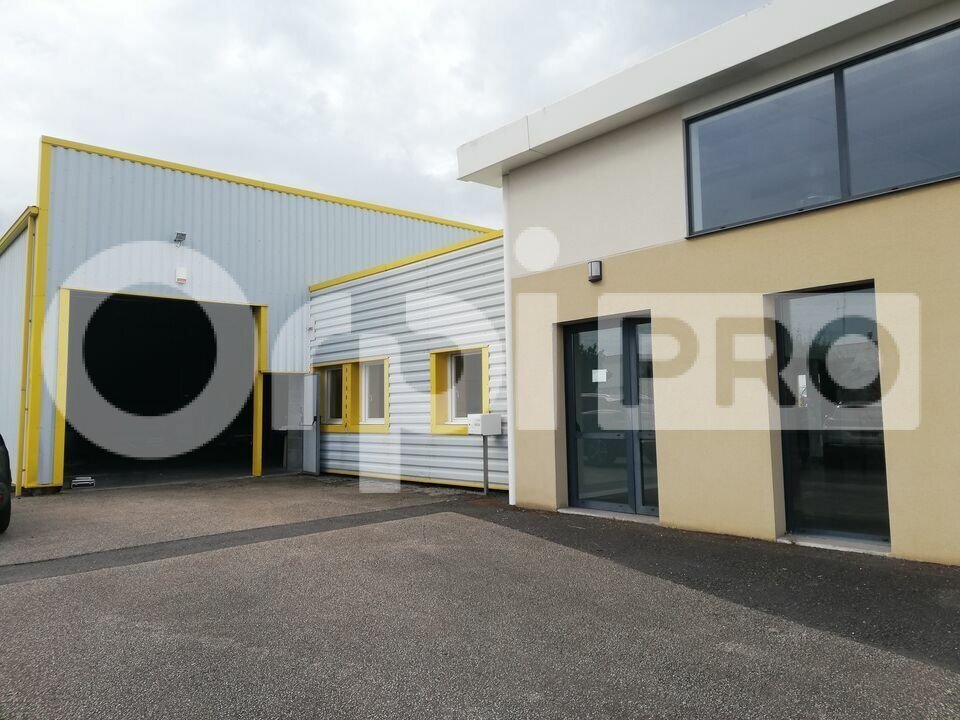 Industriel/Logistique dans Le Palais Sur Vienne à louer Photo de l’immeuble– Image 1 sur 9