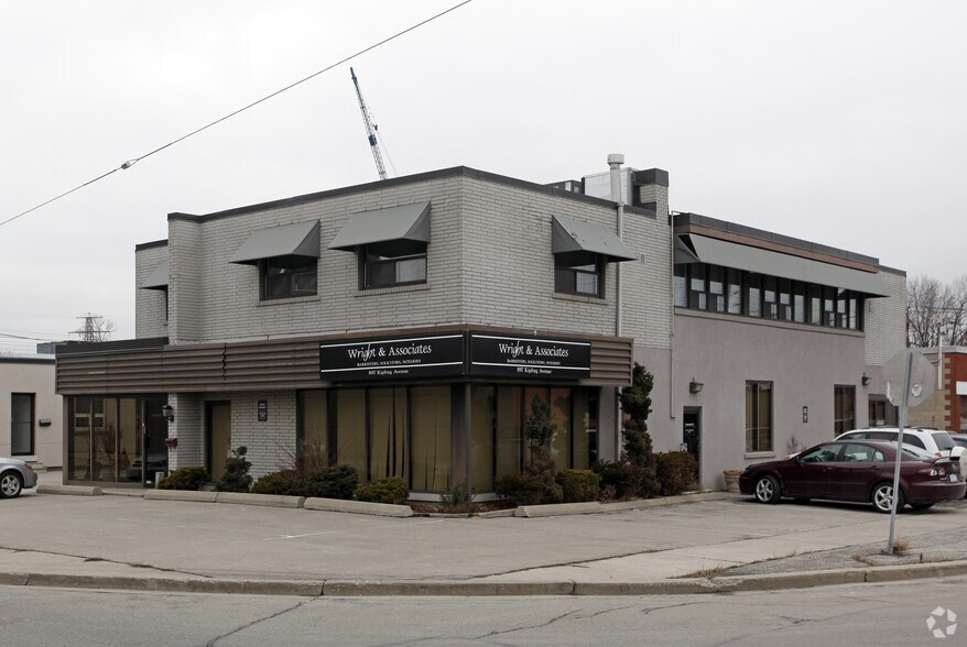 897 Kipling Ave, Toronto, ON à louer - Photo principale – Image 1 sur 2