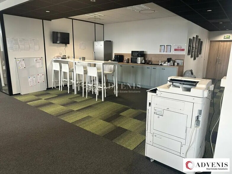 Bureau dans Lesquin à louer - Photo de l’immeuble – Image 2 sur 10