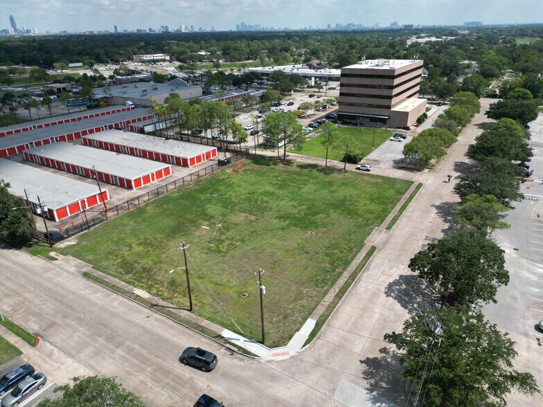 9651 Glenfield Ct, Houston, TX à louer - Photo de l’immeuble – Image 3 sur 6