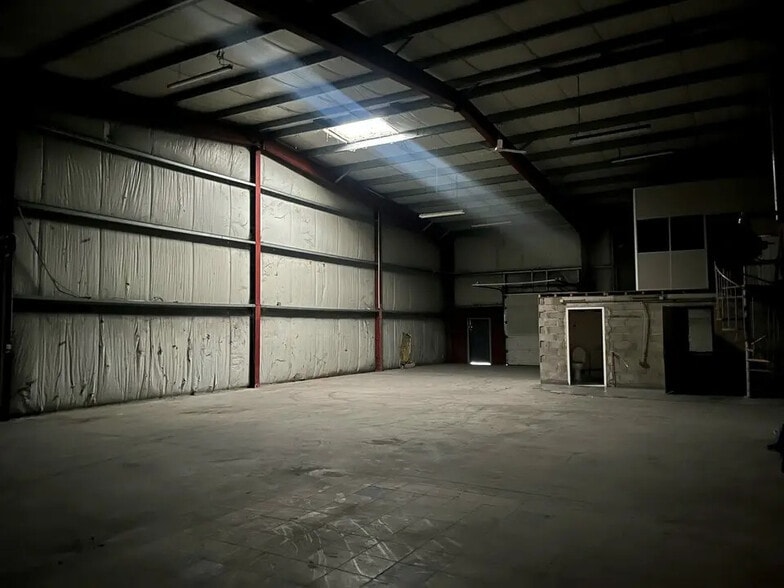 Local d’activités dans Voiron à louer - Photo intérieure – Image 3 sur 5