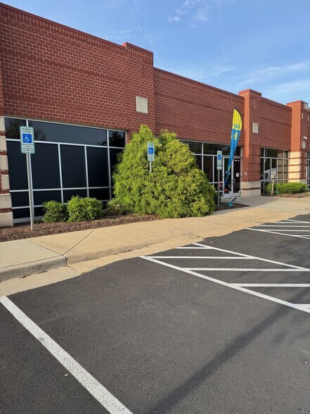 45305 Catalina Ct, Sterling, VA à vendre - Photo de l’immeuble – Image 2 sur 16