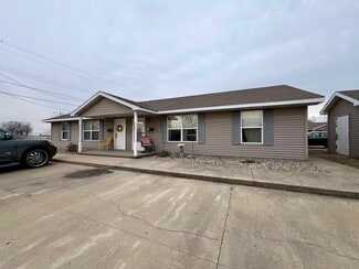 Plus de détails pour 125 E St, Charleston, IL - Logement à vendre