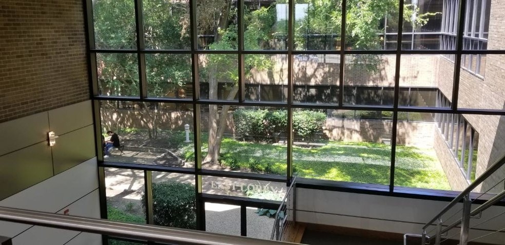 1101 E Arapaho Rd, Richardson, TX à louer - Photo intérieure – Image 2 sur 12
